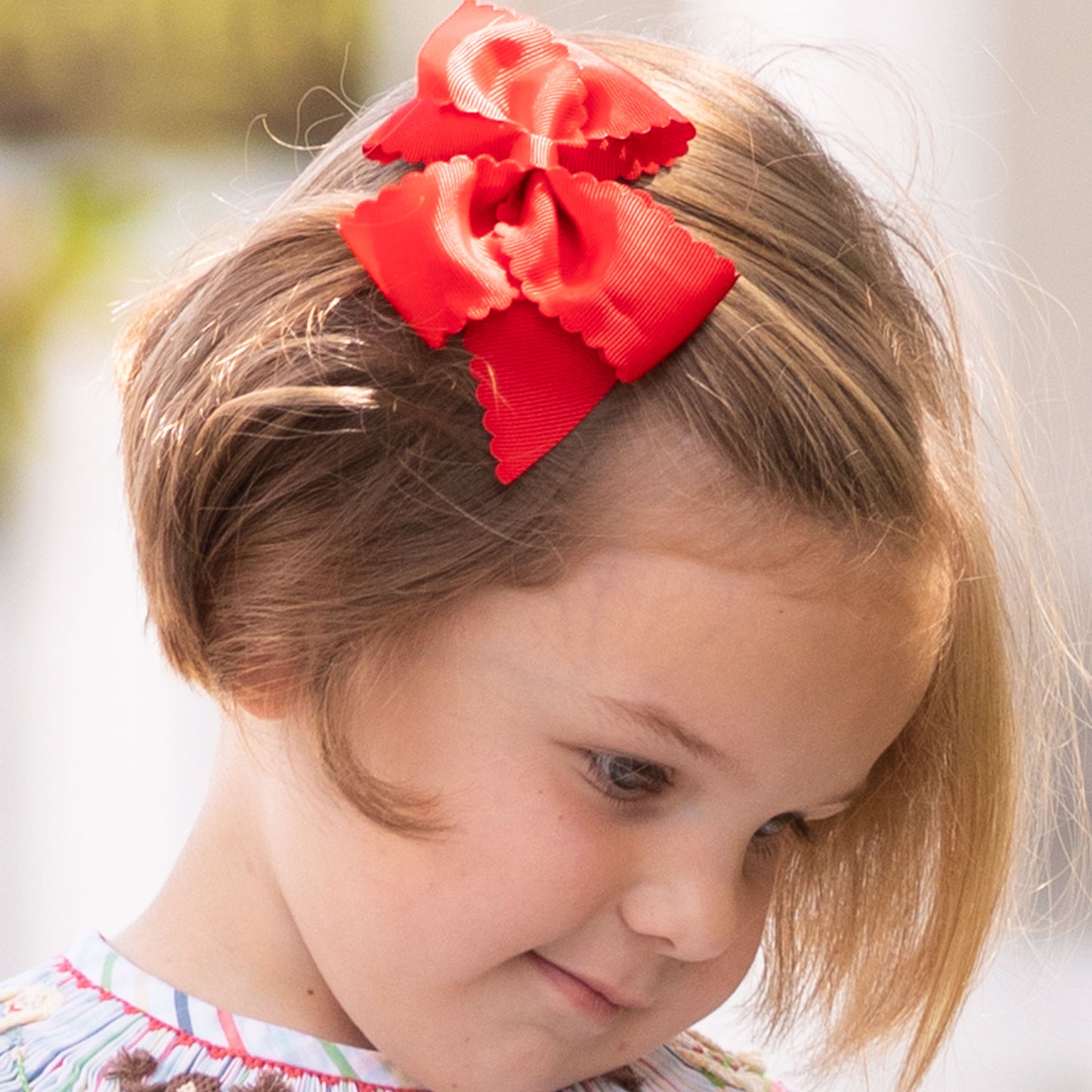 Red Scallop Bow