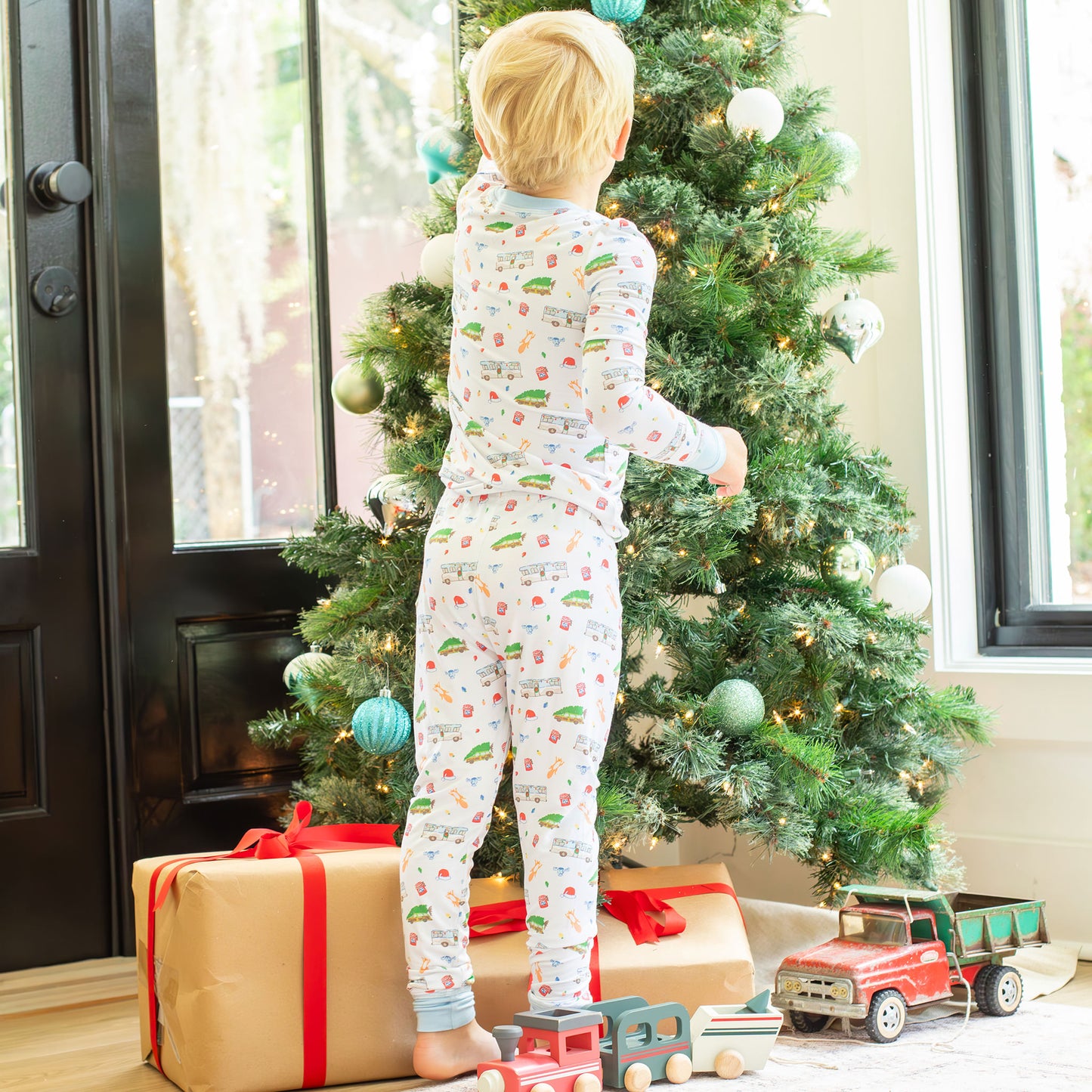 Christmas Vacation Pajamas – Unisex